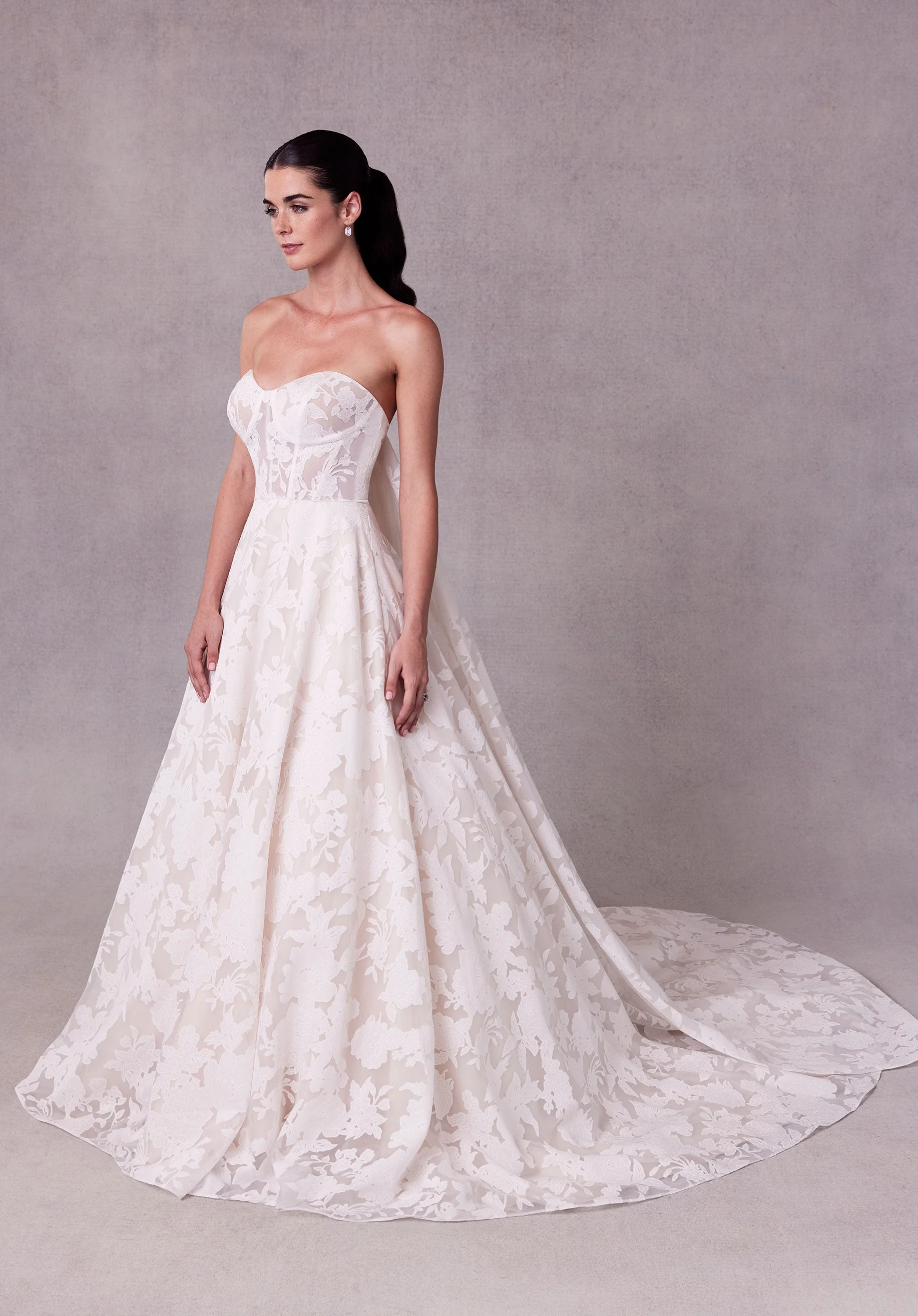 Saige Wedding Dress - Image 4
