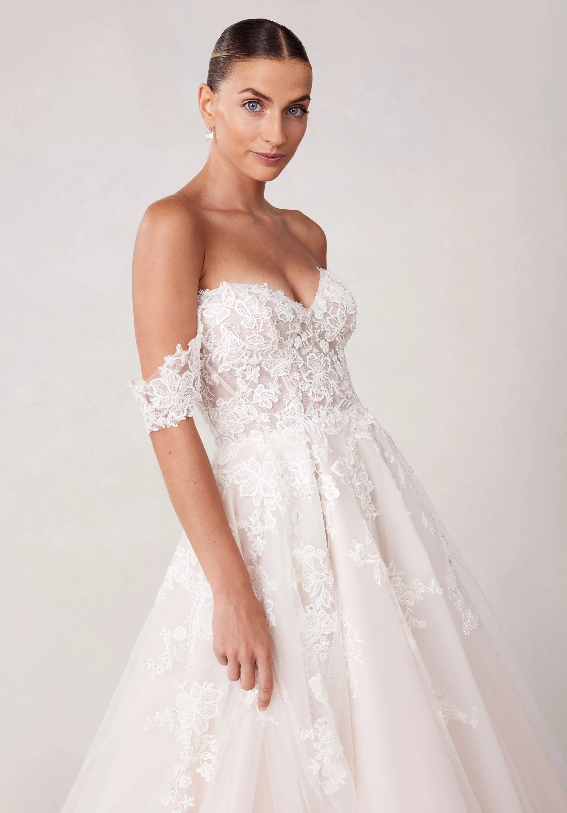 Saoirse Wedding Dress - Image 2