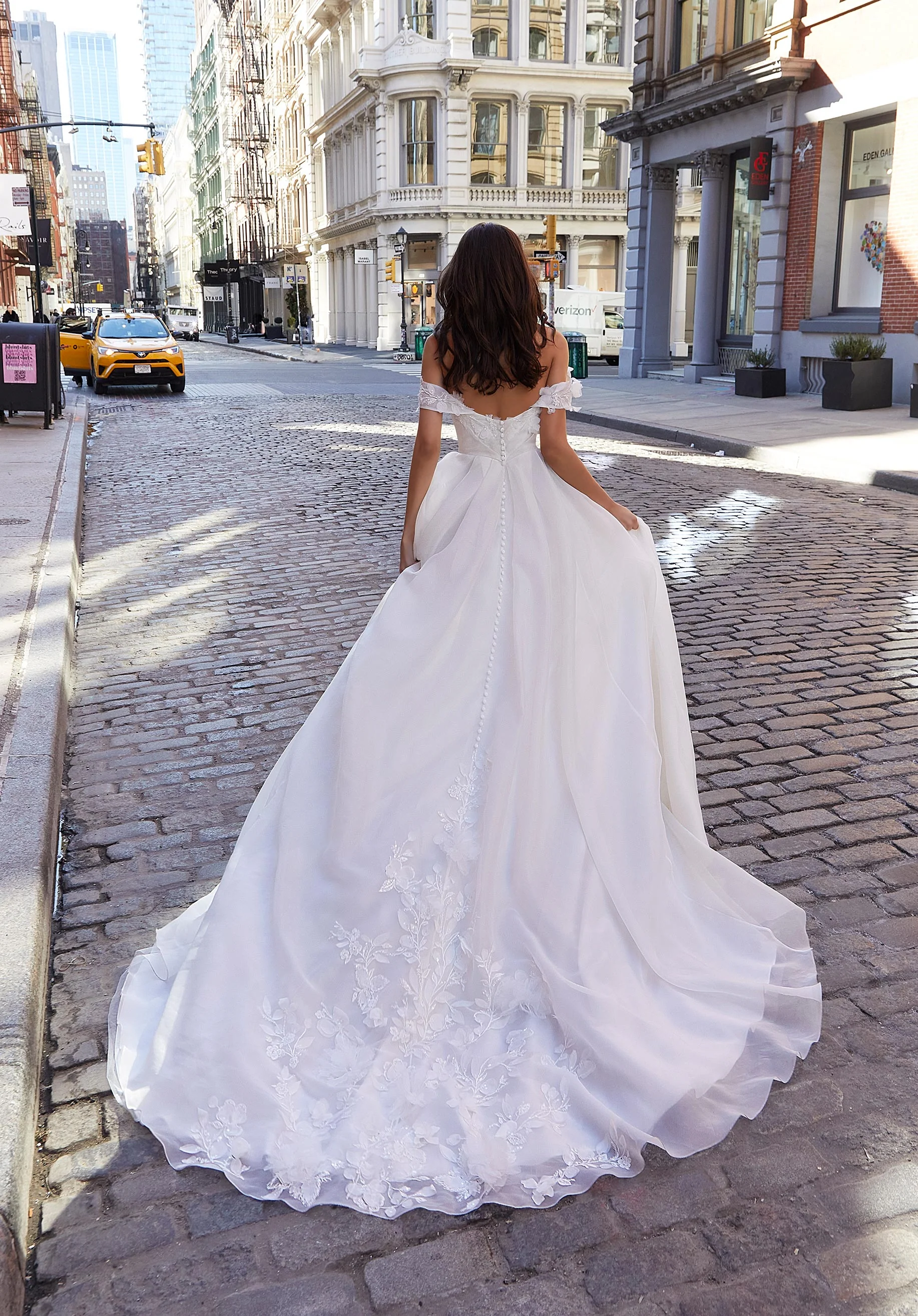 Sasha Wedding Dress - Image 4