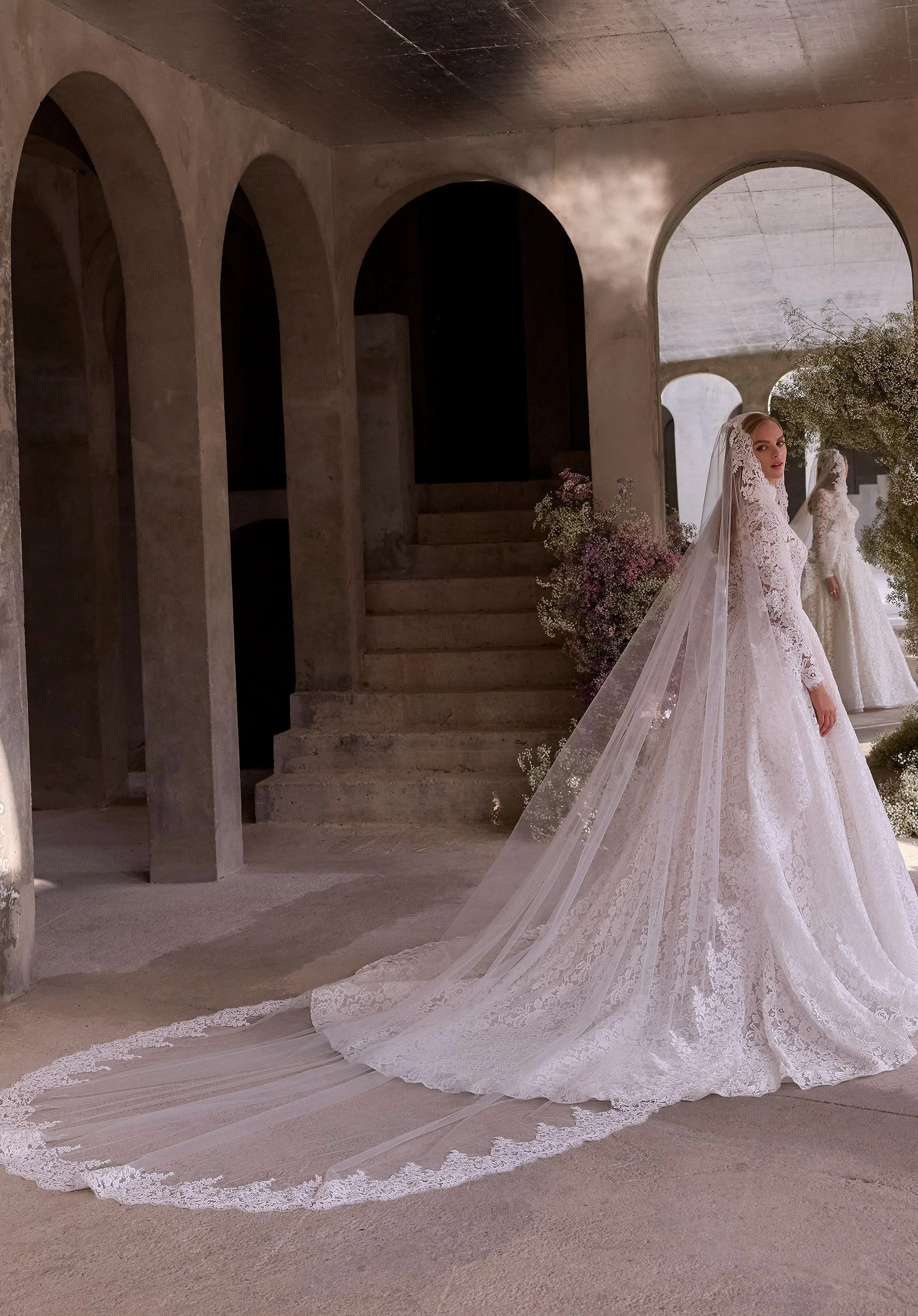 Scallop Edge Lace Mantilla Cathedral Veil