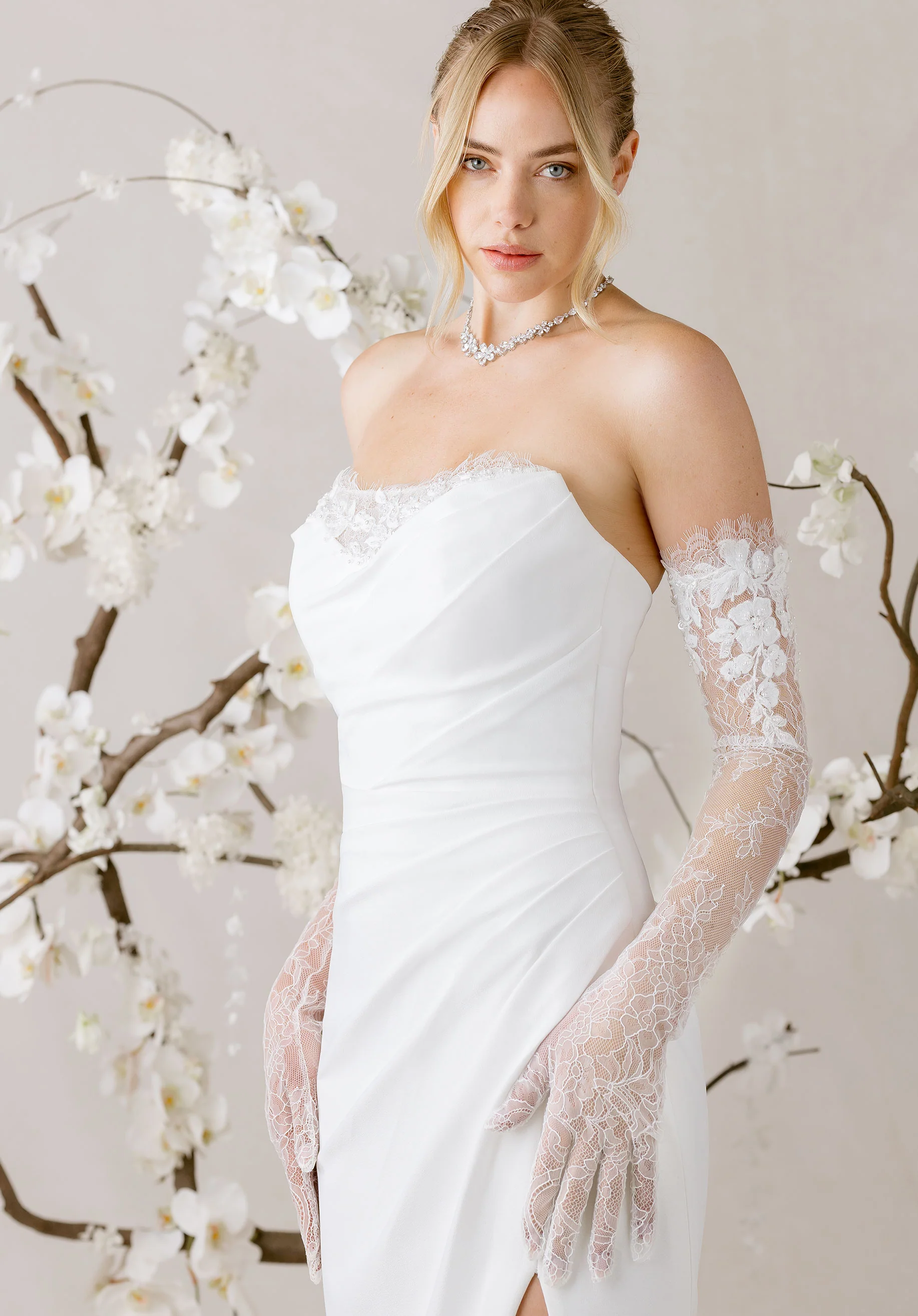 Scalloped Chantilly Lace Floral Threadwork Gloves