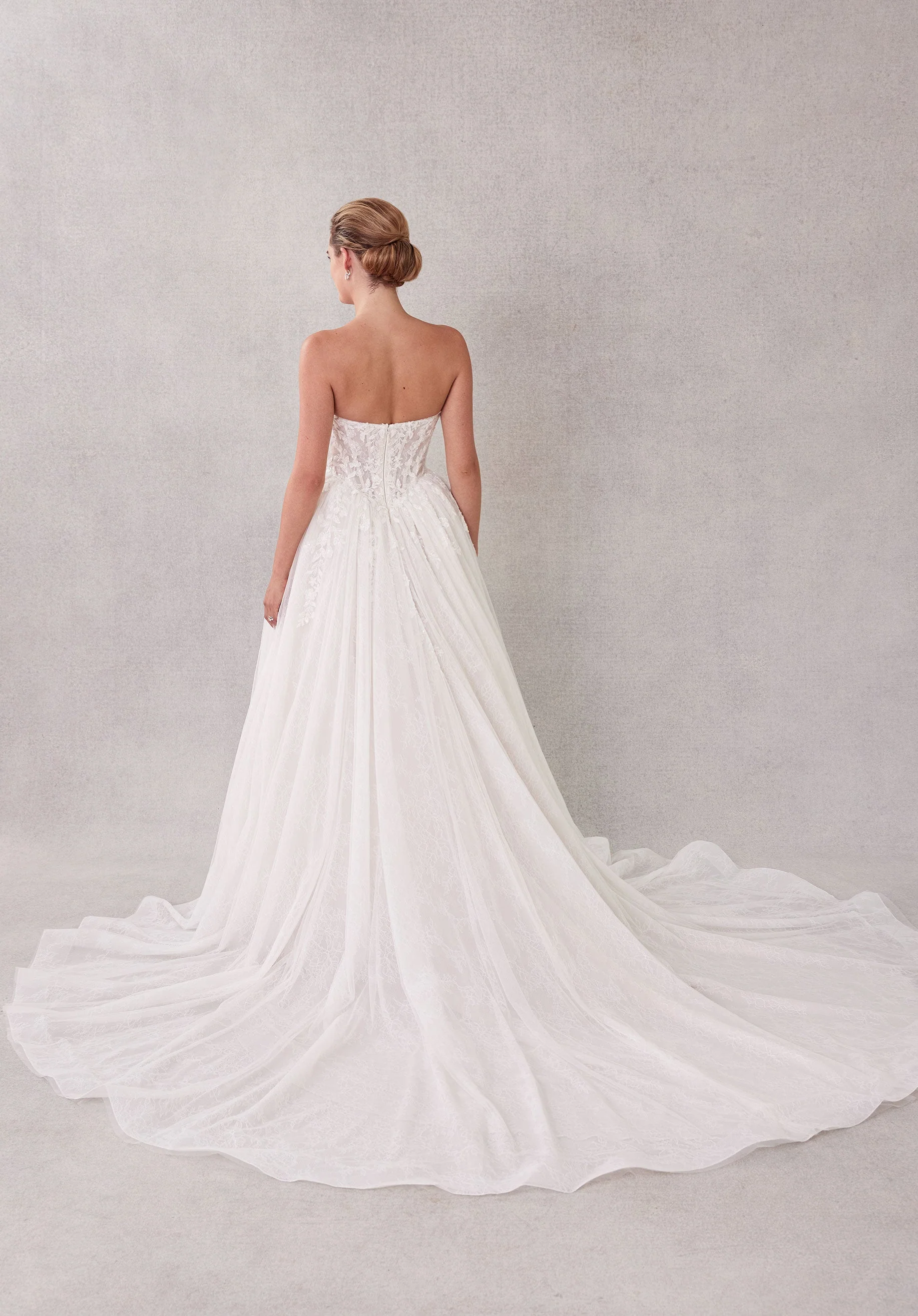 Seattle Wedding Dress - Image 10