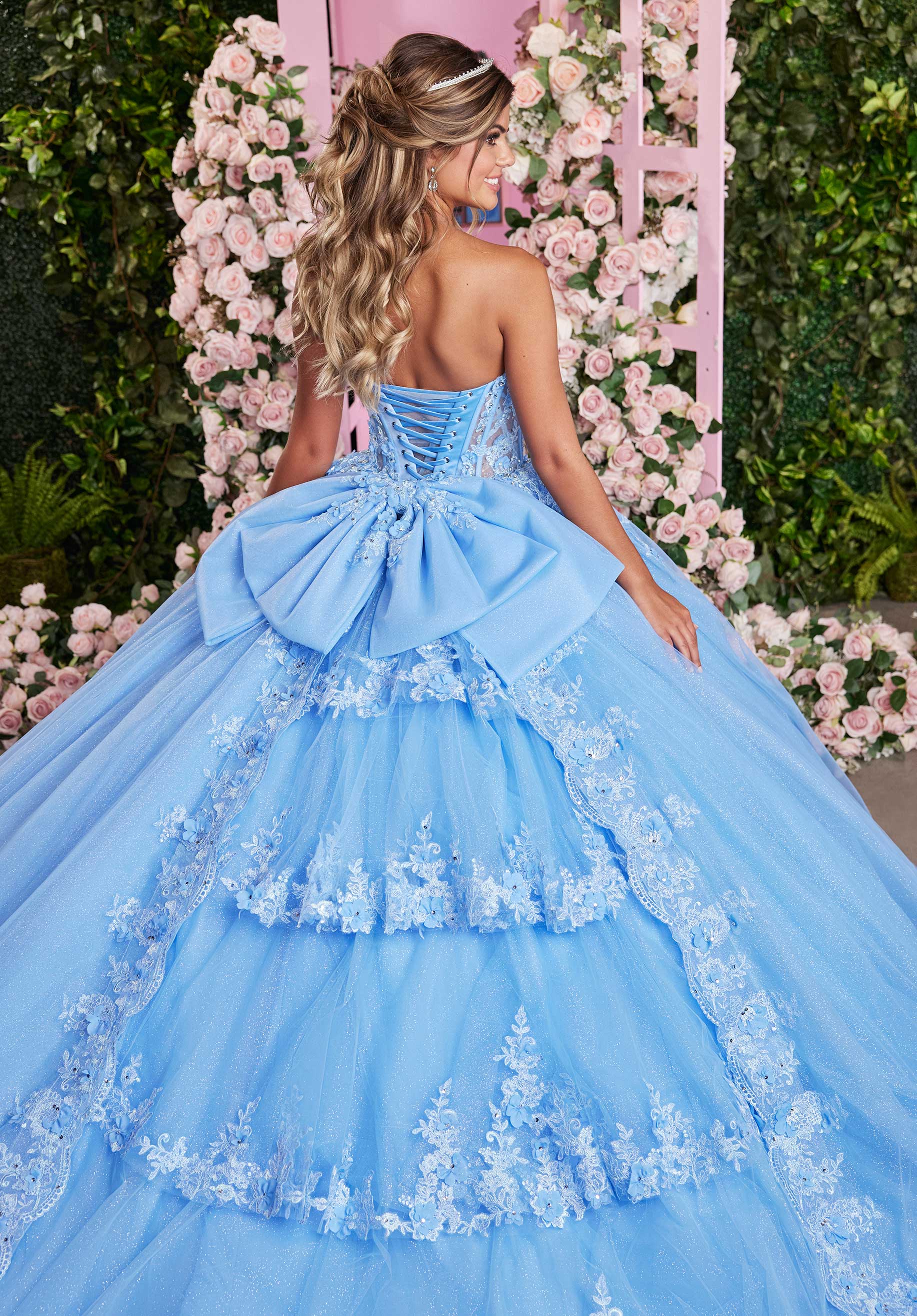 Sheer Sweetheart Quinceañera Dress with Split Skirt and Tiered Back - Image 9