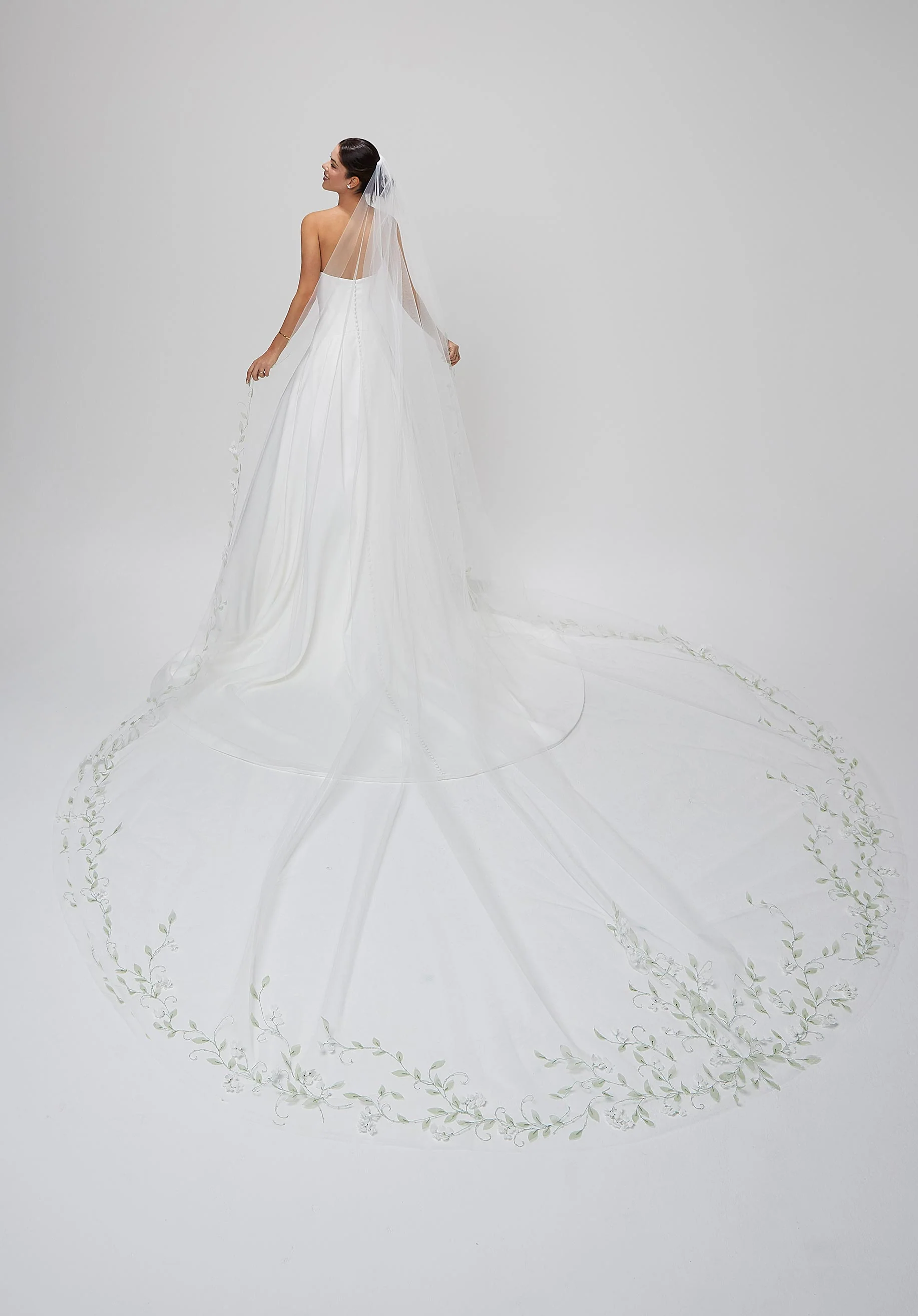 Three-Dimensional Floral Embroidered Veil