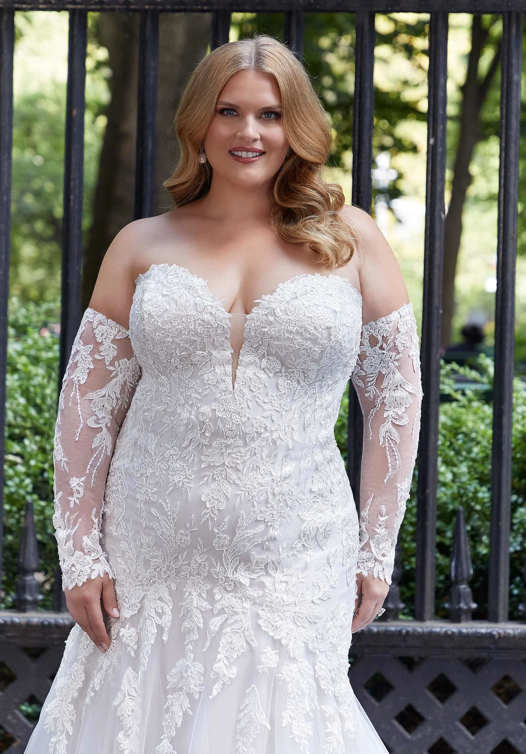 Tulle Gauntlet Sleeves with Lace