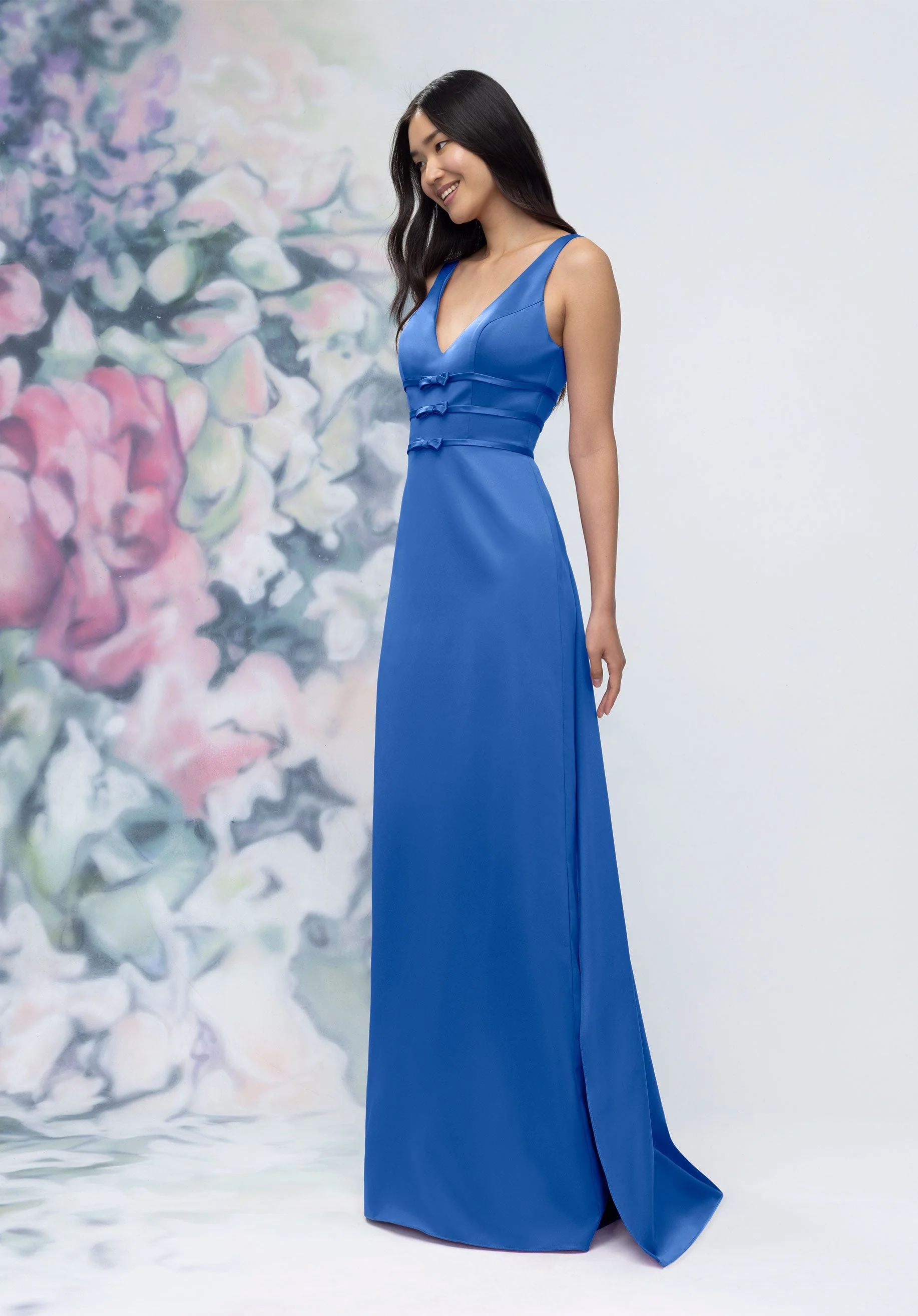 V-Neck Banded Bow Satin Bridesmaid Dress with Detachable Train - Image 5