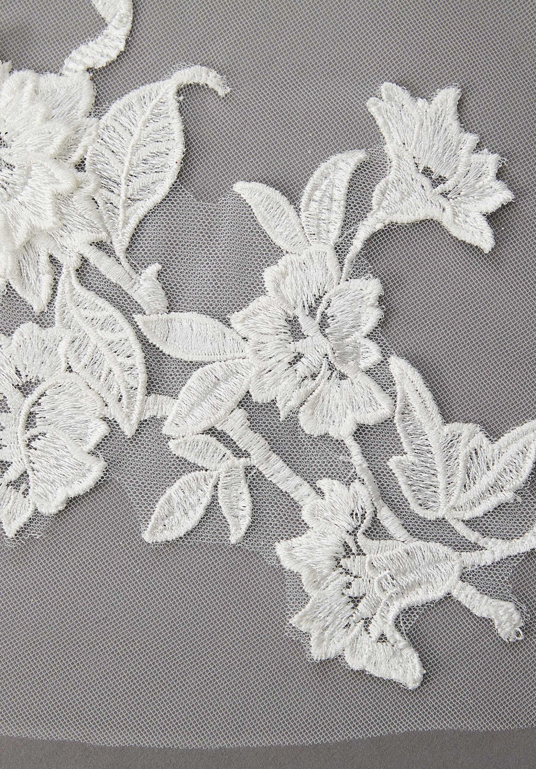 Venice Lace Appliqué Cape - Image 3