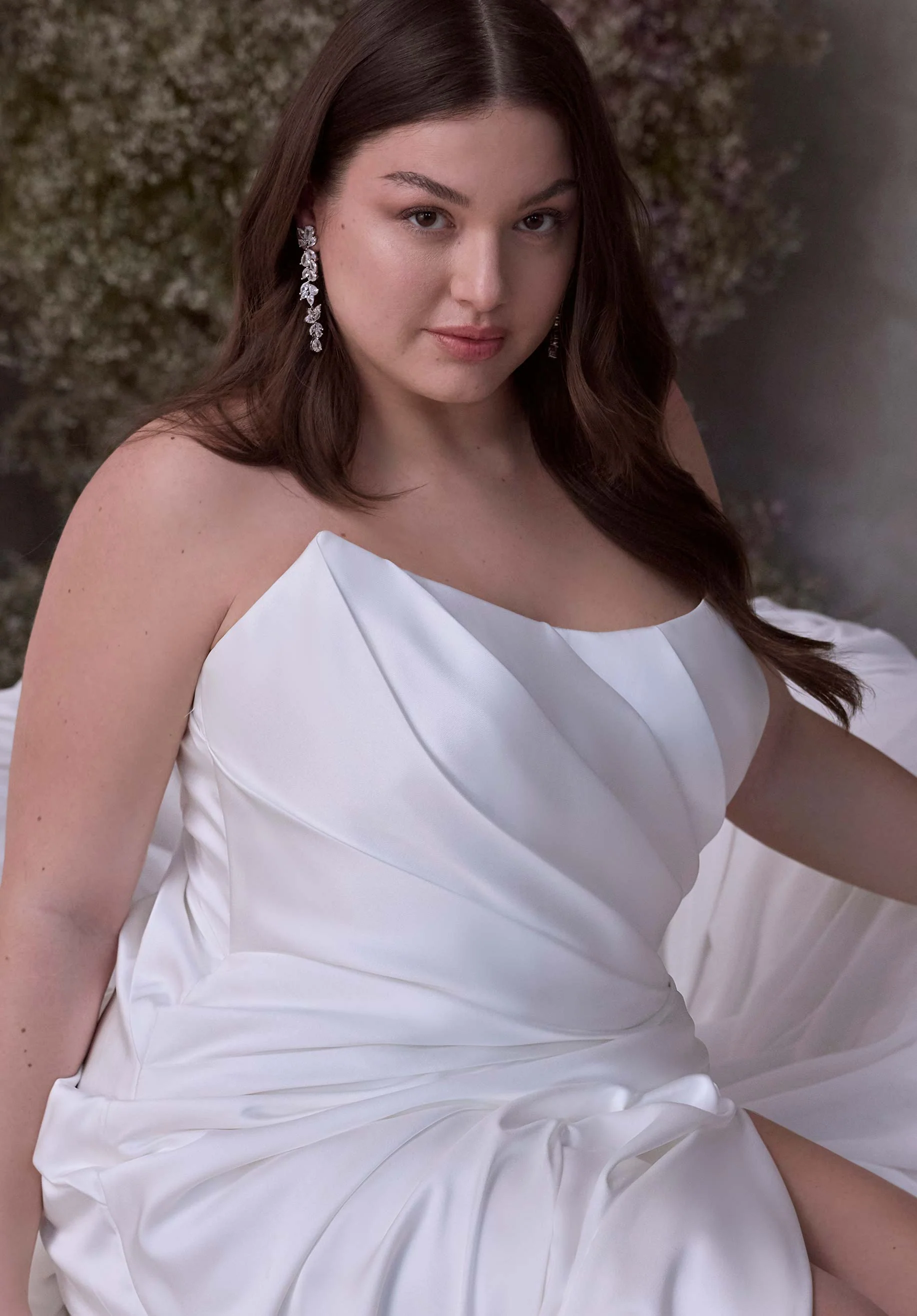 Vipsania Wedding Dress - Image 2
