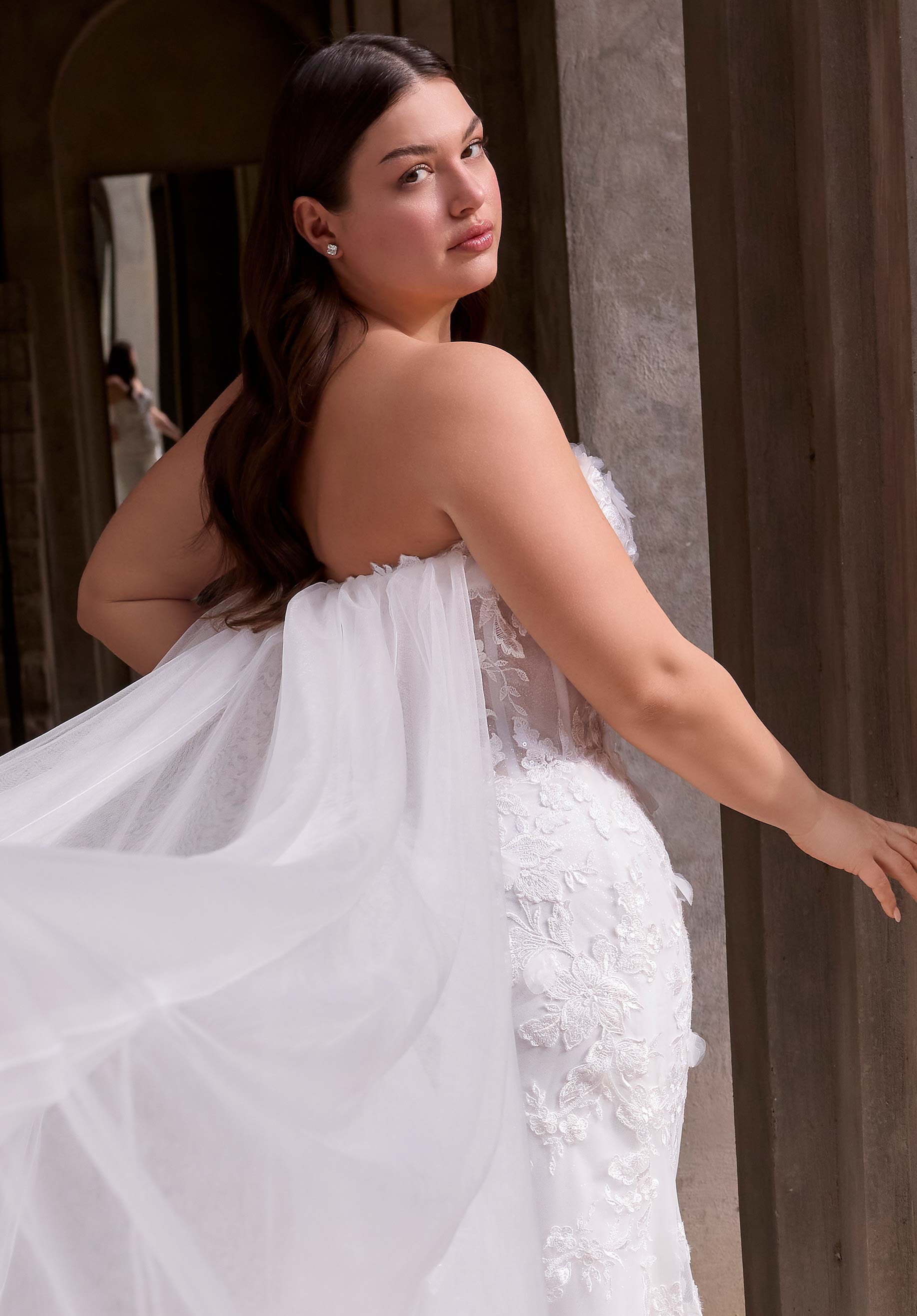 Wome Wedding Dress - Image 4