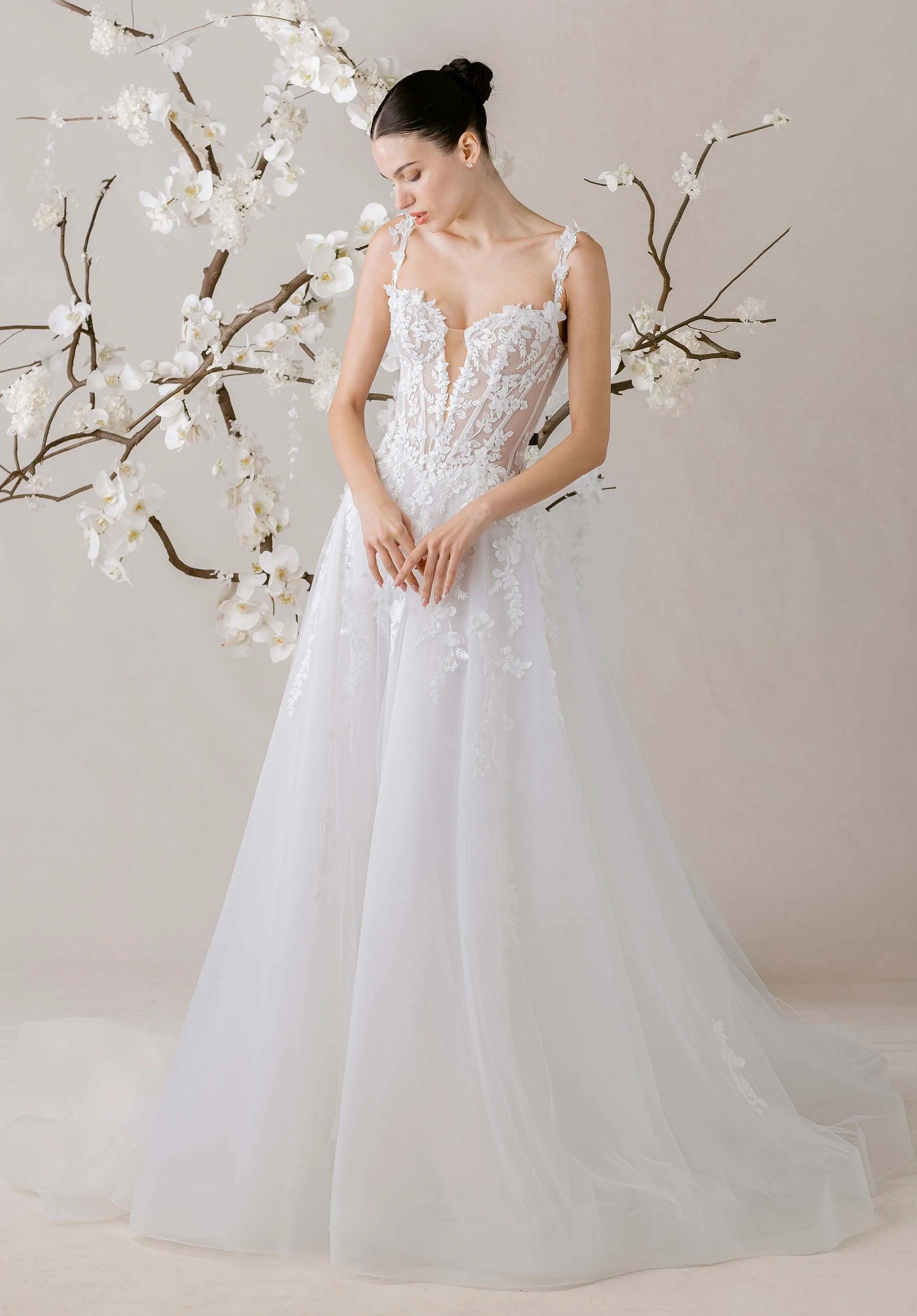 Yvette Wedding Dress - Image 3