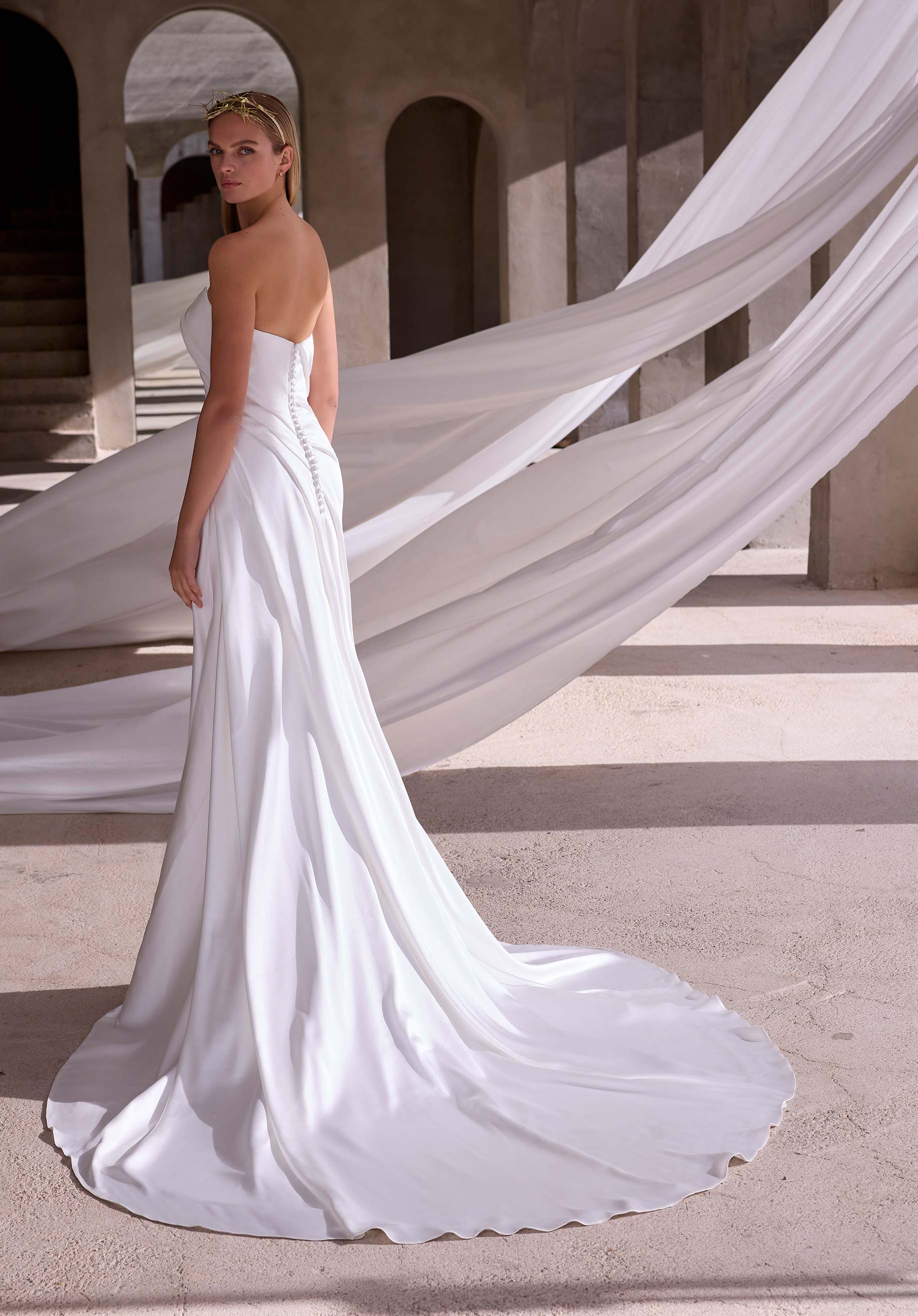 Zenobia Wedding Dress - Image 4